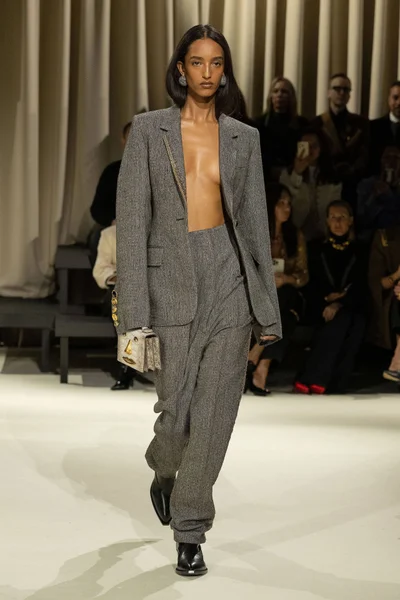 Look 1